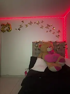 Snapshot of Jullieetta chatting on January 7, 2025, 12:41 pm Jullieetta online show from January 7, 2025, 12:41 pm