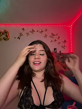 Snapshot of Jullieetta chatting on January 14, 2025, 6:45 am Jullieetta online show from January 14, 2025, 6:45 am