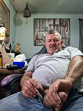 Snapshot of bigdoog8 chatting on July 11, 2026, 3:42 am bigdoog8 online show from July 11, 2026, 3:42 am