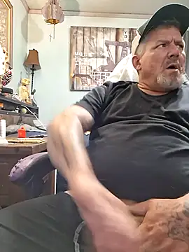 Snapshot of bigdoog8 chatting on August 1, 2026, 12:10 am bigdoog8 online show from August 1, 2026, 12:10 am