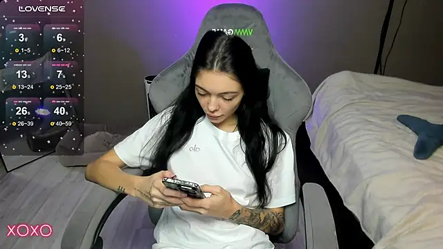 Mariella Adamss online show from December 3, 2025, 1:09 pm