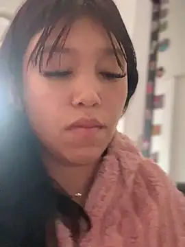 emily rosse04 online show from September 17, 2025, 11:23 am