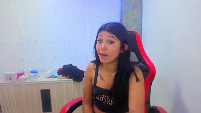 emily rosse04 online show from November 11, 2025, 1:33 pm