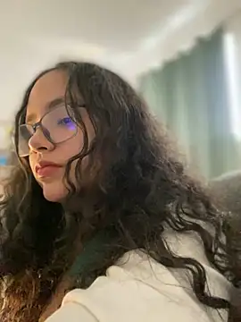 Snapshot of CurlyGirl_1 chatting on December 22, 2024, 3:55 pm CurlyGirl 1 online show from December 22, 2024, 3:55 pm