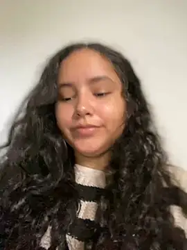 Snapshot of CurlyGirl_1 chatting on December 26, 2024, 6:33 pm CurlyGirl 1 online show from December 26, 2024, 6:33 pm