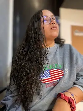 Snapshot of CurlyGirl_1 chatting on December 27, 2024, 7:57 pm CurlyGirl 1 online show from December 27, 2024, 7:57 pm