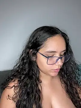 Snapshot of CurlyGirl_1 chatting on January 24, 2025, 5:42 pm CurlyGirl 1 online show from January 24, 2025, 5:42 pm