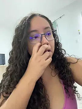 Snapshot of CurlyGirl_1 chatting on January 29, 2025, 12:24 pm CurlyGirl 1 online show from January 29, 2025, 12:24 pm