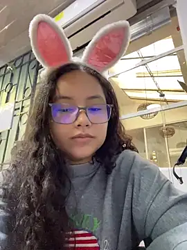 Snapshot of CurlyGirl_1 chatting on February 7, 2025, 12:39 pm CurlyGirl 1 online show from February 7, 2025, 12:39 pm