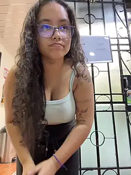 Snapshot of CurlyGirl_1 chatting on February 12, 2025, 1:48 pm CurlyGirl 1 online show from February 12, 2025, 1:48 pm