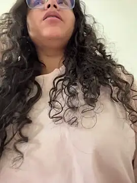 Snapshot of CurlyGirl_1 chatting on March 9, 2025, 12:09 pm CurlyGirl 1 online show from March 9, 2025, 12:09 pm