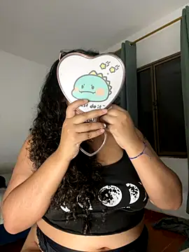 Snapshot of CurlyGirl_1 chatting on October 14, 2025, 11:16 pm CurlyGirl 1 online show from October 14, 2025, 11:16 pm