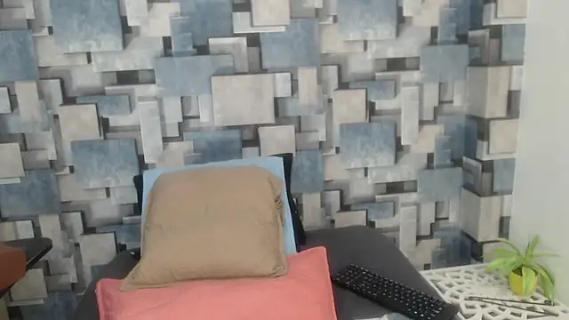 angel dthroatt online show from January 15, 2026, 12:10 pm