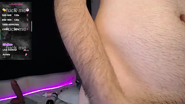 Snapshot of henry_diiaz chatting on November 28, 2025, 8:17 am henry diiaz online show from November 28, 2025, 8:17 am