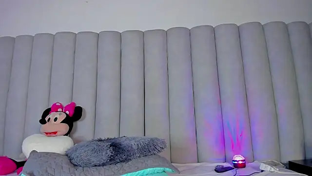 CristalCornner  online show from February 10, 2025, 8:21 pm