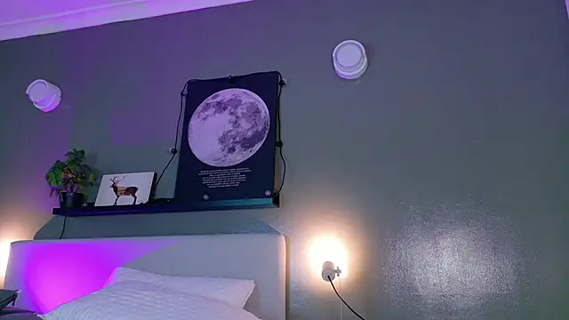 CristalCornner  online show from September 19, 2025, 8:20 pm