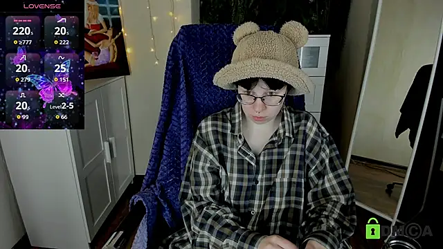 Snapshot of Melissa_Wells chatting on October 16, 2025, 10:00 pm Melissa Wells online show from October 16, 2025, 10:00 pm