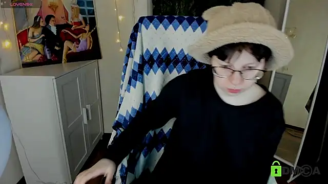 Snapshot of Melissa_Wells chatting on October 19, 2025, 3:12 pm Melissa Wells online show from October 19, 2025, 3:12 pm