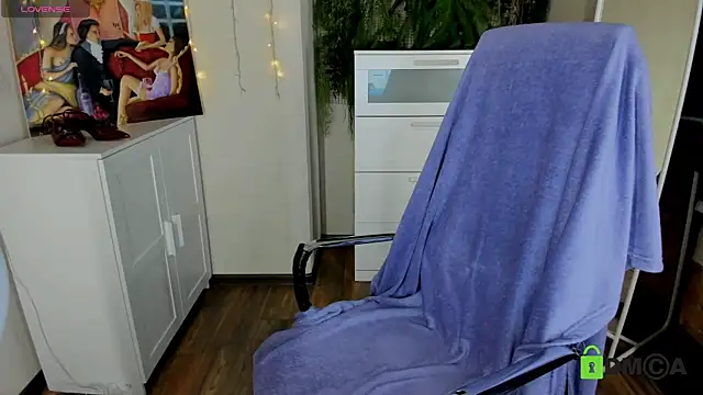 Snapshot of Melissa_Wells chatting on October 21, 2025, 9:04 pm Melissa Wells online show from October 21, 2025, 9:04 pm