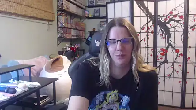 Sarahtineke online show from February 17, 2026, 3:25 am