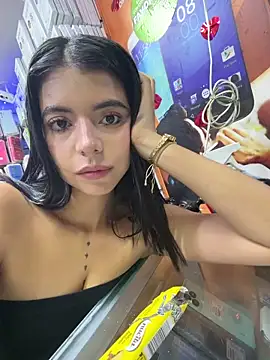 Snapshot of NicolRoss_ chatting on May 23, 2026, 10:36 pm NicolRoss online show from May 23, 2026, 10:36 pm
