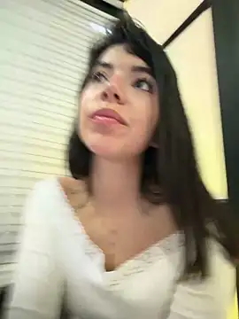 Snapshot of NicolRoss_ chatting on May 26, 2026, 12:45 pm NicolRoss online show from May 26, 2026, 12:45 pm