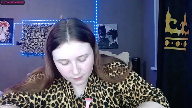 Snapshot of Light_Luna chatting on June 1, 2026, 4:20 pm Light Luna online show from June 1, 2026, 4:20 pm