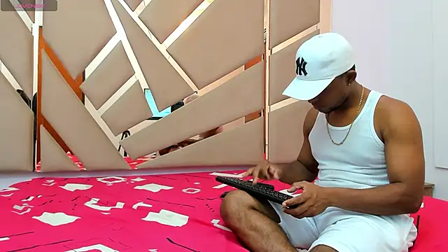 Snapshot of you_and_i9 chatting on March 18, 2025, 7:53 pm you and i9 online show from March 18, 2025, 7:53 pm