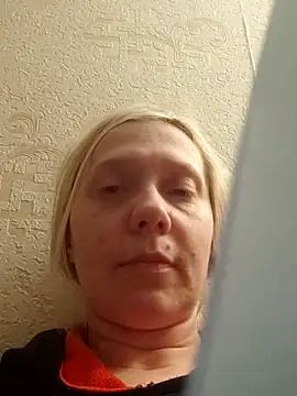 Snapshot of LeraSweet chatting on May 1, 2026, 7:40 pm LeraSweet online show from May 1, 2026, 7:40 pm