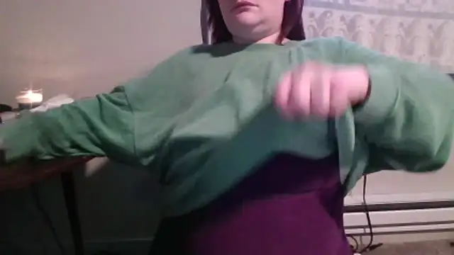 Snapshot of BeckiTooSweet chatting on June 4, 2026, 10:27 pm BeckiTooSweet online show from June 4, 2026, 10:27 pm