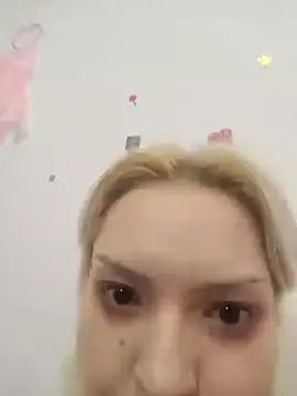 Snapshot of Catlady333 chatting on January 1, 2025, 9:52 pm Catlady333 online show from January 1, 2025, 9:52 pm