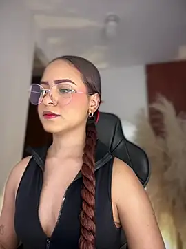 gretta kler1 online show from May 6, 2026, 3:39 pm