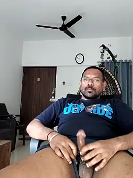 Snapshot of lovbombayduck11 chatting on February 12, 2026, 10:10 am lovbombayduck11 online show from February 12, 2026, 10:10 am