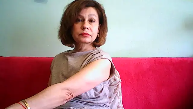 Snapshot of Mat_Elenore chatting on June 7, 2026, 8:07 am Mat Elenore online show from June 7, 2026, 8:07 am