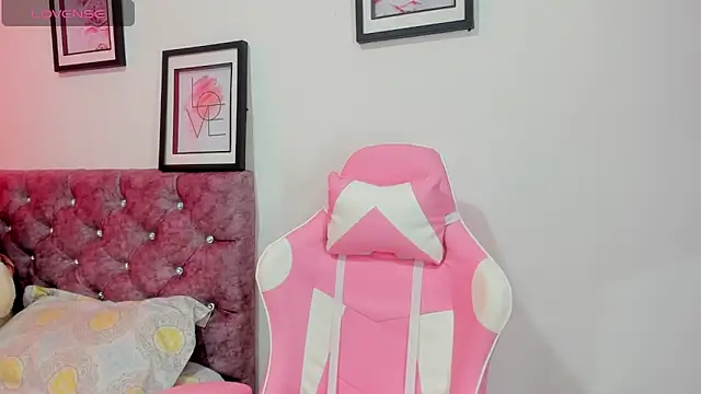 Snapshot of ashliekitty__011 chatting on November 26, 2025, 7:48 pm ashliekitty 011 online show from November 26, 2025, 7:48 pm