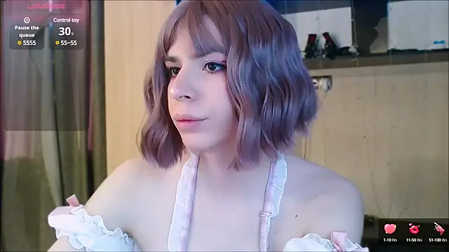 FemAlexa  online show from February 12, 2025, 11:51 am