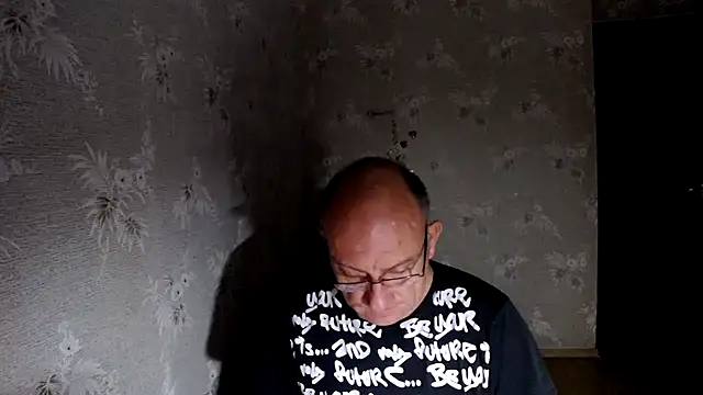 Bossun79 online show from October 4, 2025, 9:02 pm