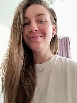 Snapshot of JasminJames chatting on June 19, 2026, 9:13 am JasminJames online show from June 19, 2026, 9:13 am