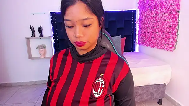 SaraApril 1 online show from October 23, 2025, 9:46 pm