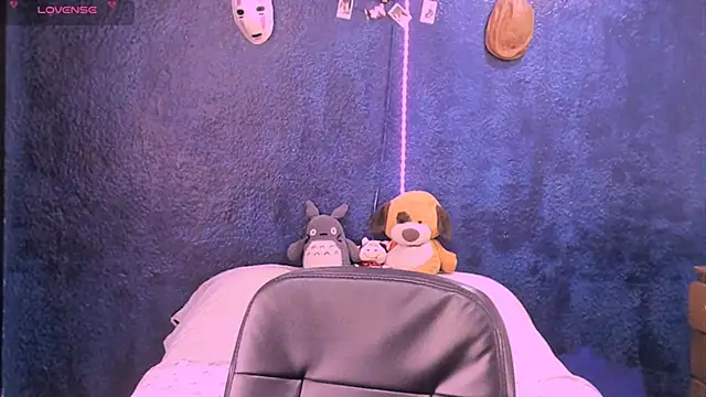 NinaYellow online show from January 20, 2025, 3:18 pm