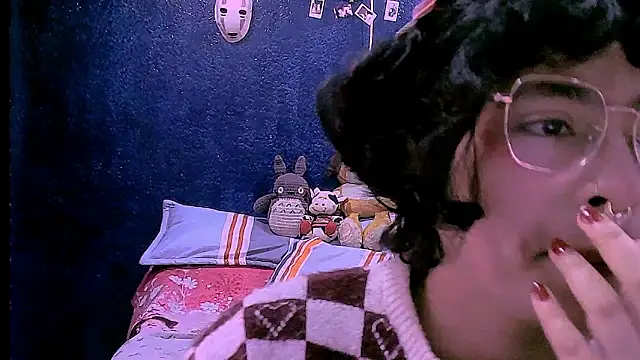 NinaYellow online show from March 17, 2026, 1:03 pm