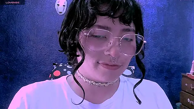 NinaYellow online show from May 8, 2026, 2:11 pm