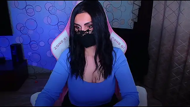 Snapshot of __Yasmina__ chatting on November 4, 2025, 5:28 am Yasmina online show from November 4, 2025, 5:28 am