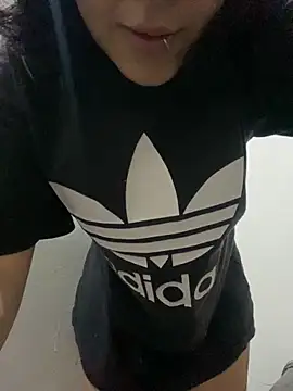 Snapshot of florchu7 chatting on December 5, 2025, 5:38 am florchu7 online show from December 5, 2025, 5:38 am