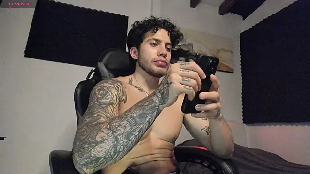 LucianSinclair online show from April 23, 2026, 12:56 am