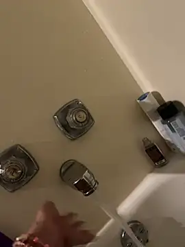 Everlyrose27 online show from February 5, 2025, 8:04 pm