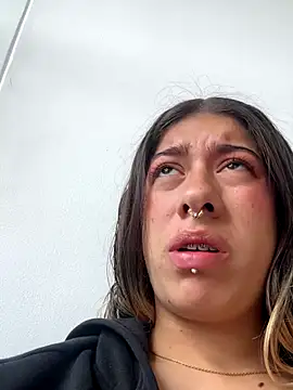 Snapshot of Enyeld_ruru chatting on October 14, 2025, 4:30 pm Enyeld ruru online show from October 14, 2025, 4:30 pm