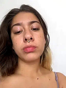 Snapshot of Enyeld_ruru chatting on December 1, 2025, 3:06 pm Enyeld ruru online show from December 1, 2025, 3:06 pm