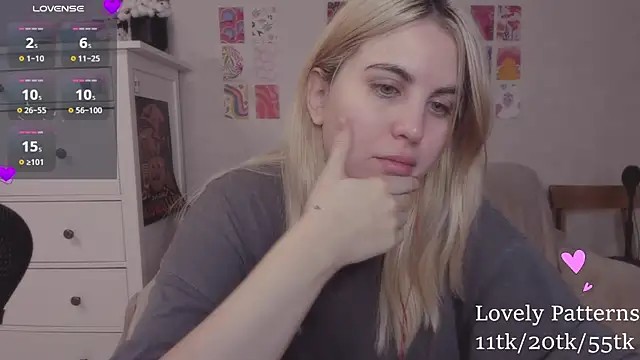 Snapshot of pawpaws chatting on December 9, 2024, 9:28 am pawpaws online show from December 9, 2024, 9:28 am