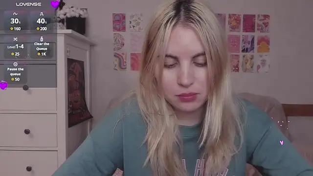 Snapshot of pawpaws chatting on December 16, 2024, 12:06 pm pawpaws online show from December 16, 2024, 12:06 pm